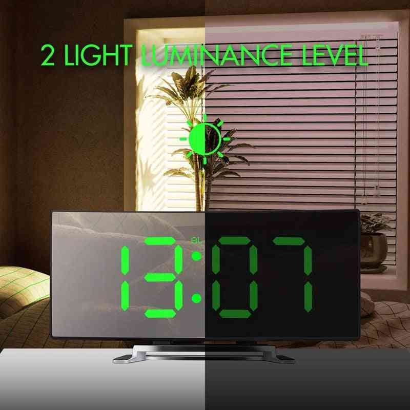 7 אינץ מעוקל ניתן לעמעום מסך led שעון מעורר דיגיטלי