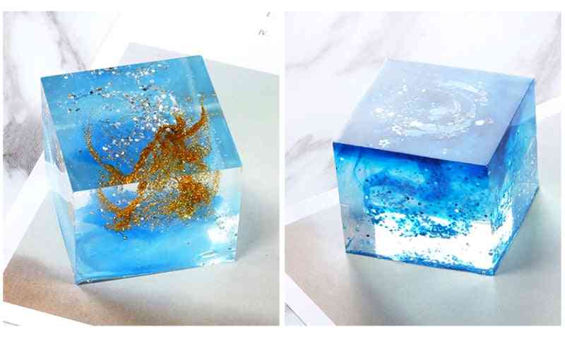Kreativ terning i form af stearinlys, som fremstiller silikoneform - kunsthåndværk til aromaterapi