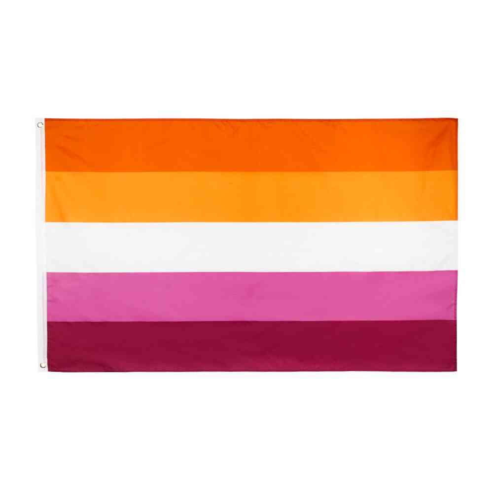 Bandera del orgullo lésbico al atardecer