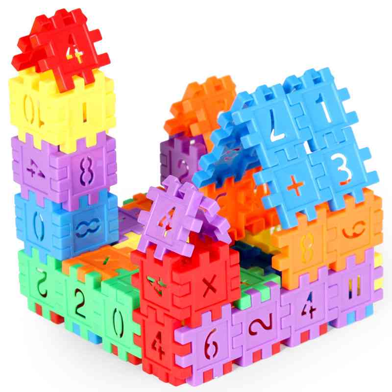 Deti skladajúce stavebný blok domu, puzzle pre rané vzdelávanie, pravopisné digitálne kocky