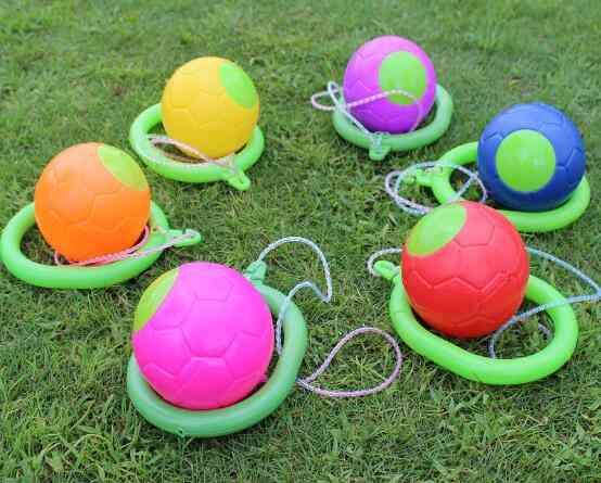 Pelota de kip al aire libre juguete de salto clásico coordinación de ejercicios y salto de equilibrio pelota de juguete para juegos (color aleatorio)