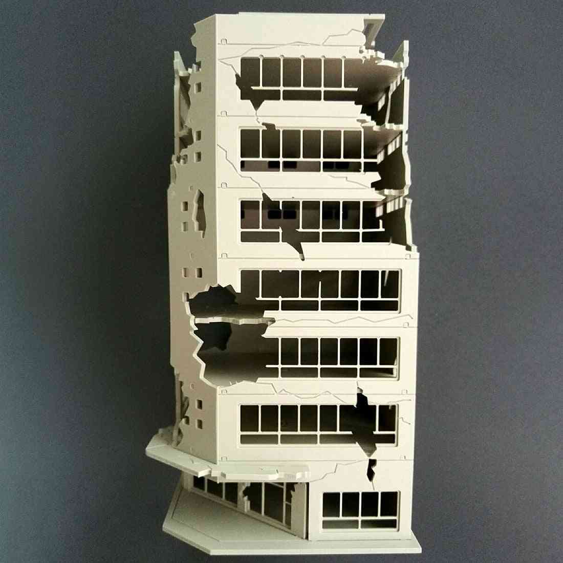 Zandtafel verwoest gebouw model - slag beschadigd - 1ratio 100