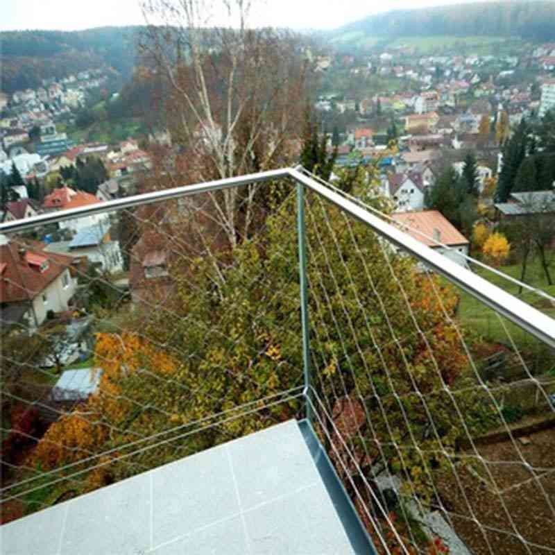 Flexibilní ocelové lanko pro most / schodiště