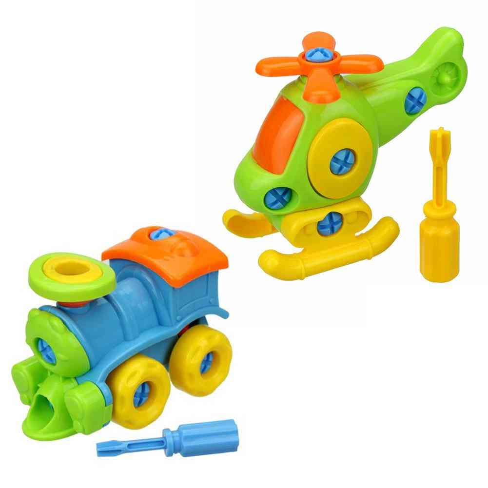 Desmontagem de aeronaves e montagem de pequenos brinquedos para crianças - helicóptero