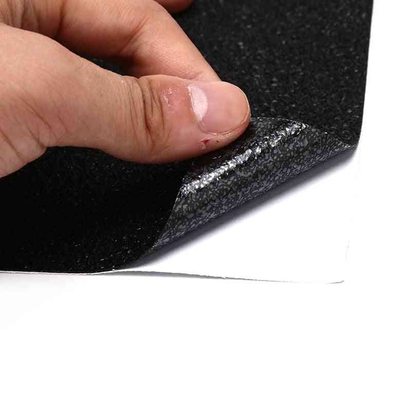 Protišmyková gumová textúra s omotávaním pásky - nástroj na strihanie