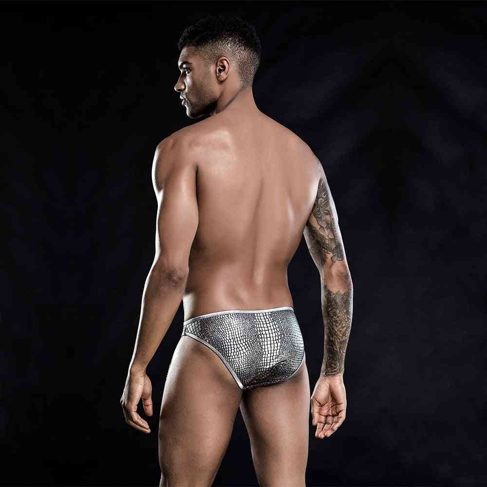 Pánské sexy sportovní kalhotky - gay barový tanec předvádí t-back kostým