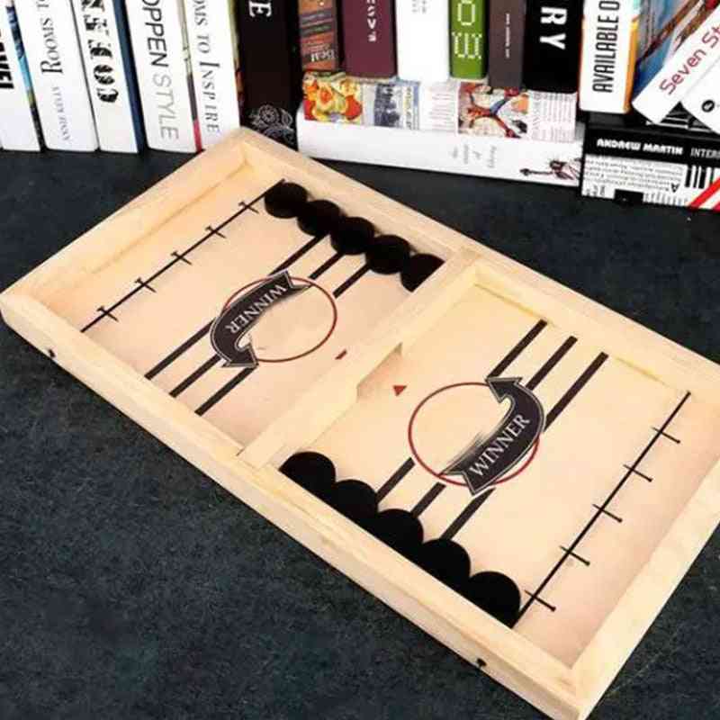 Scacchi che rimbalzano - giochi da tavolo interattivi di catapulta di biliardino per la famiglia