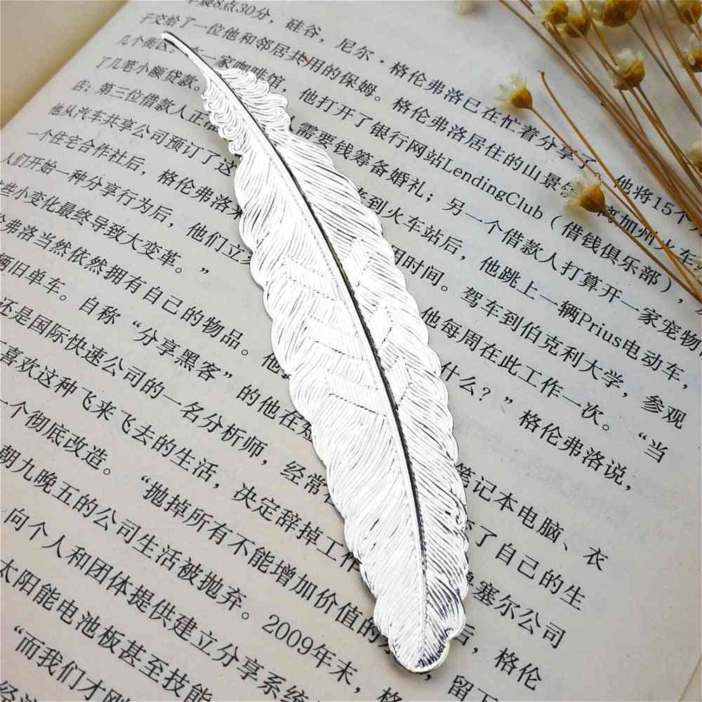 Creative Retro Feather Design Metal Bookmark