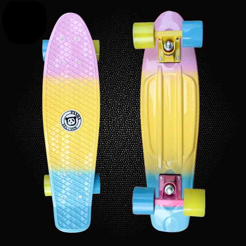 Skateboard mini cruiser in plastica, scooter con grafica retrò a banana lunga