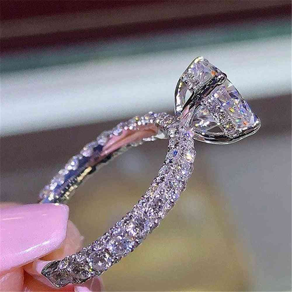 Encanto anillo de compromiso de cristal de circón completo