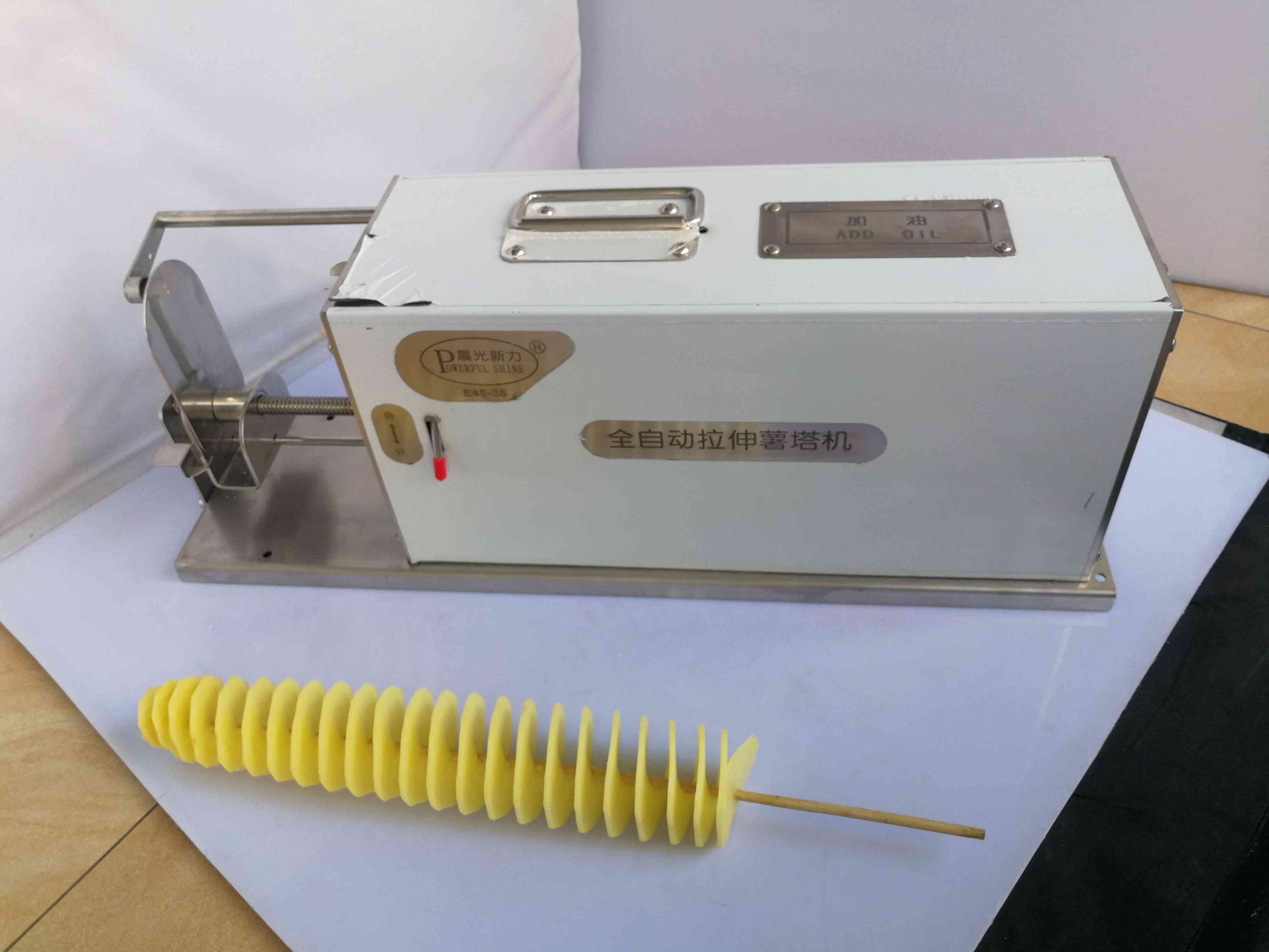 Avtomatski stroj za raztezanje tornado krompirja, spiralno rezanje, rezalni krompirjev čips, električni tip