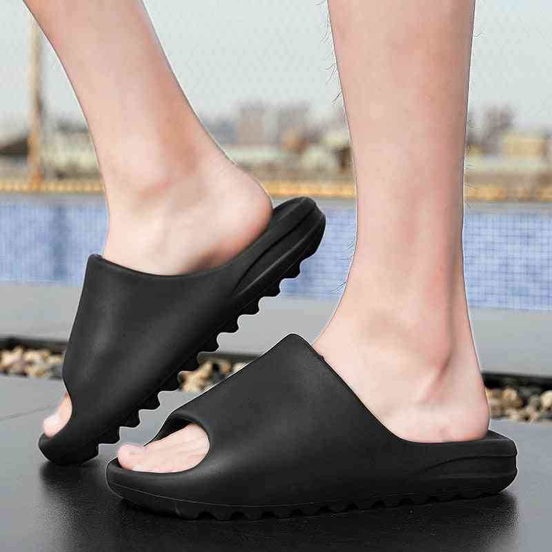 Men High-quality Soft Summer Beach Fashion Slippers Shoes