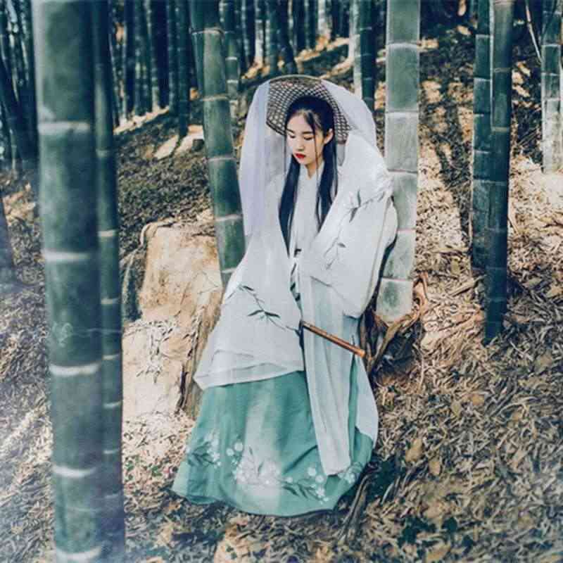 Vestido de gasa tradicional de manga larga