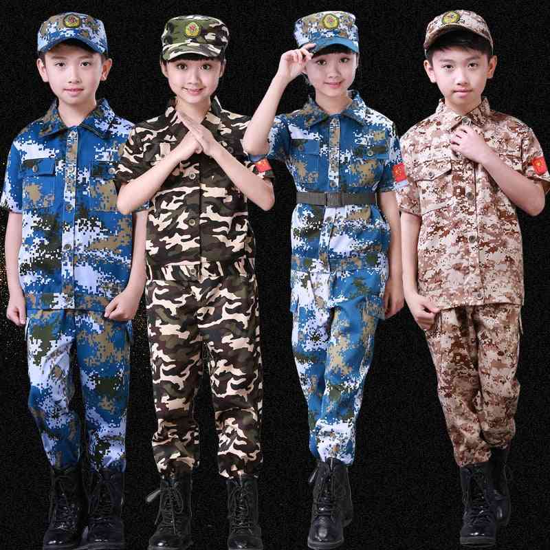 Chlapci a módne oblečenie, vojenské uniformy