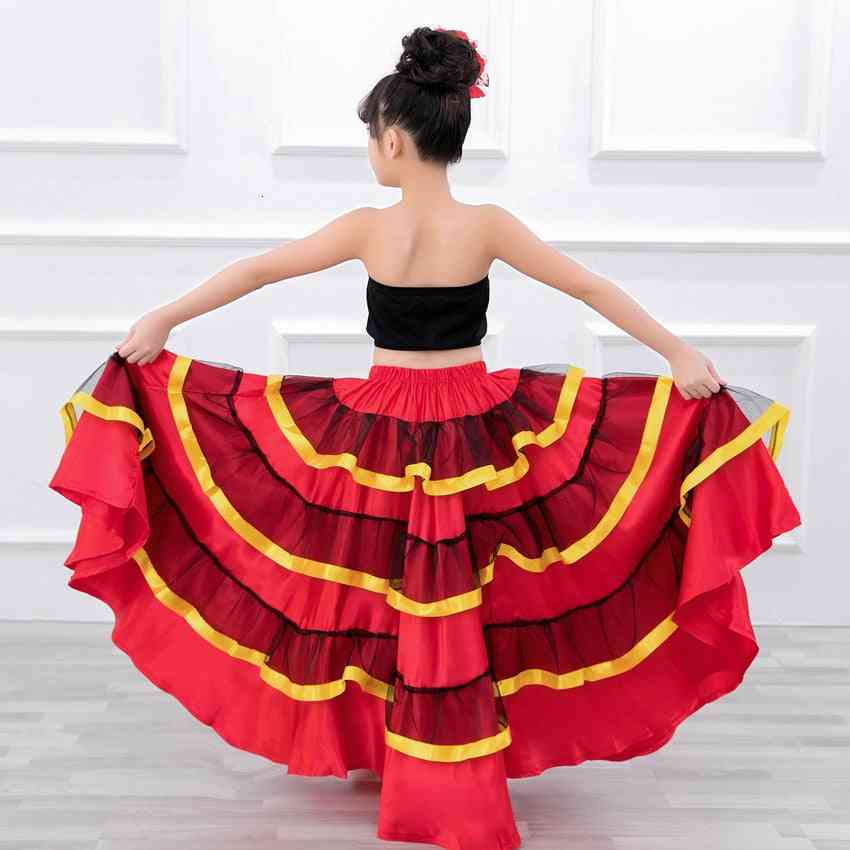 Perinteinen flamenco, satiinisileä, swing-vatsatanssi, pukuhameet