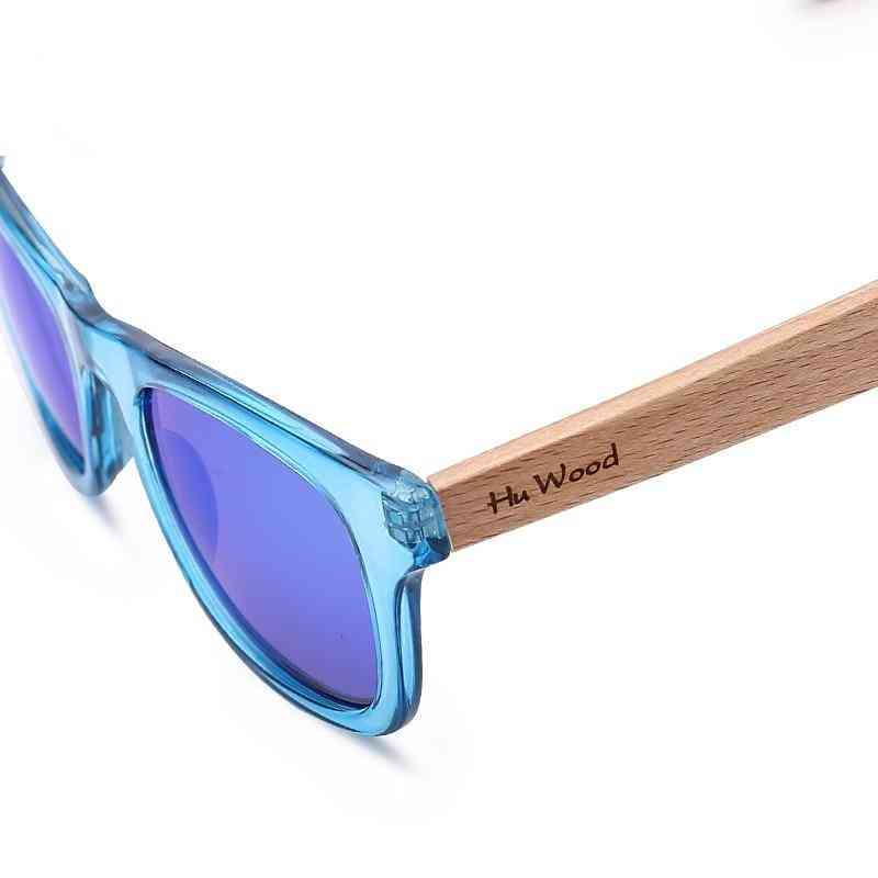 Drewniane okulary przeciwsłoneczne w wielokolorowej oprawie,