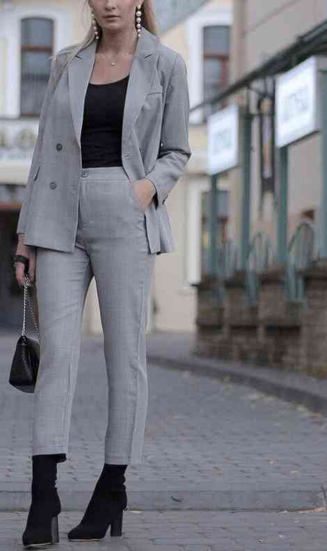 Vintage kariraste ženske, hlačne obleke z dvojnim zapenjanjem - hlače iz jakne in svinčnika