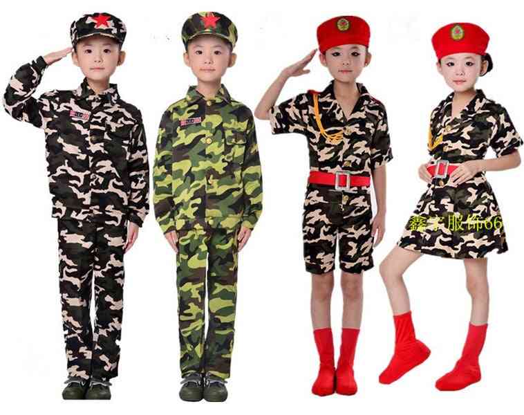 Dança de camuflagem, fantasias de uniformes militares