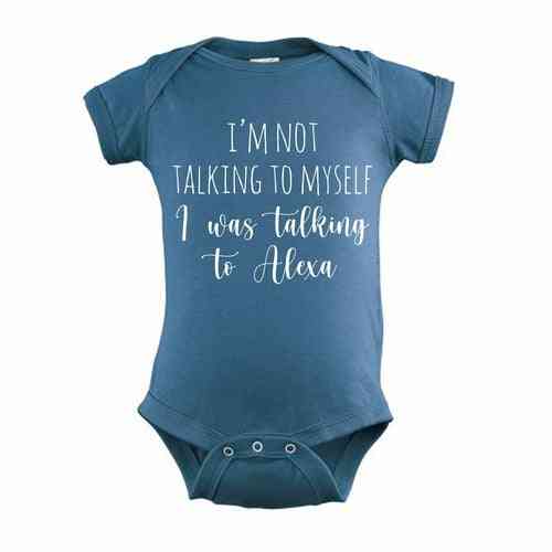 Ich spreche nicht mit mir selbst. Ich habe mit Alexa Shirts für Männer, Kleinkinder und Frauen gesprochen