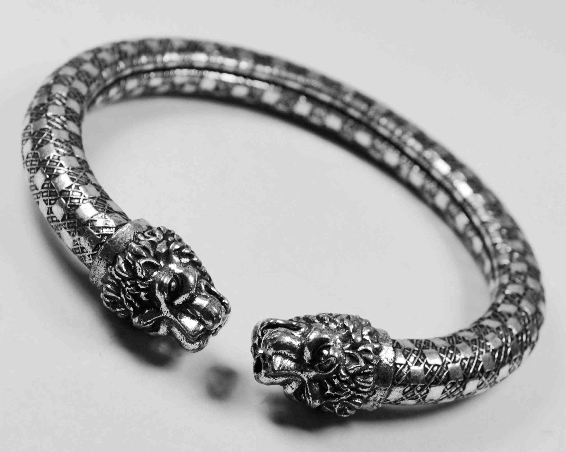 Antique Norse Lion - Heads Twist Bracelet