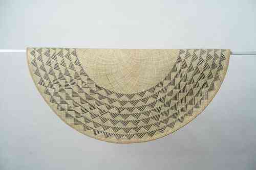 Black Triangle Print Round Wooven Mat