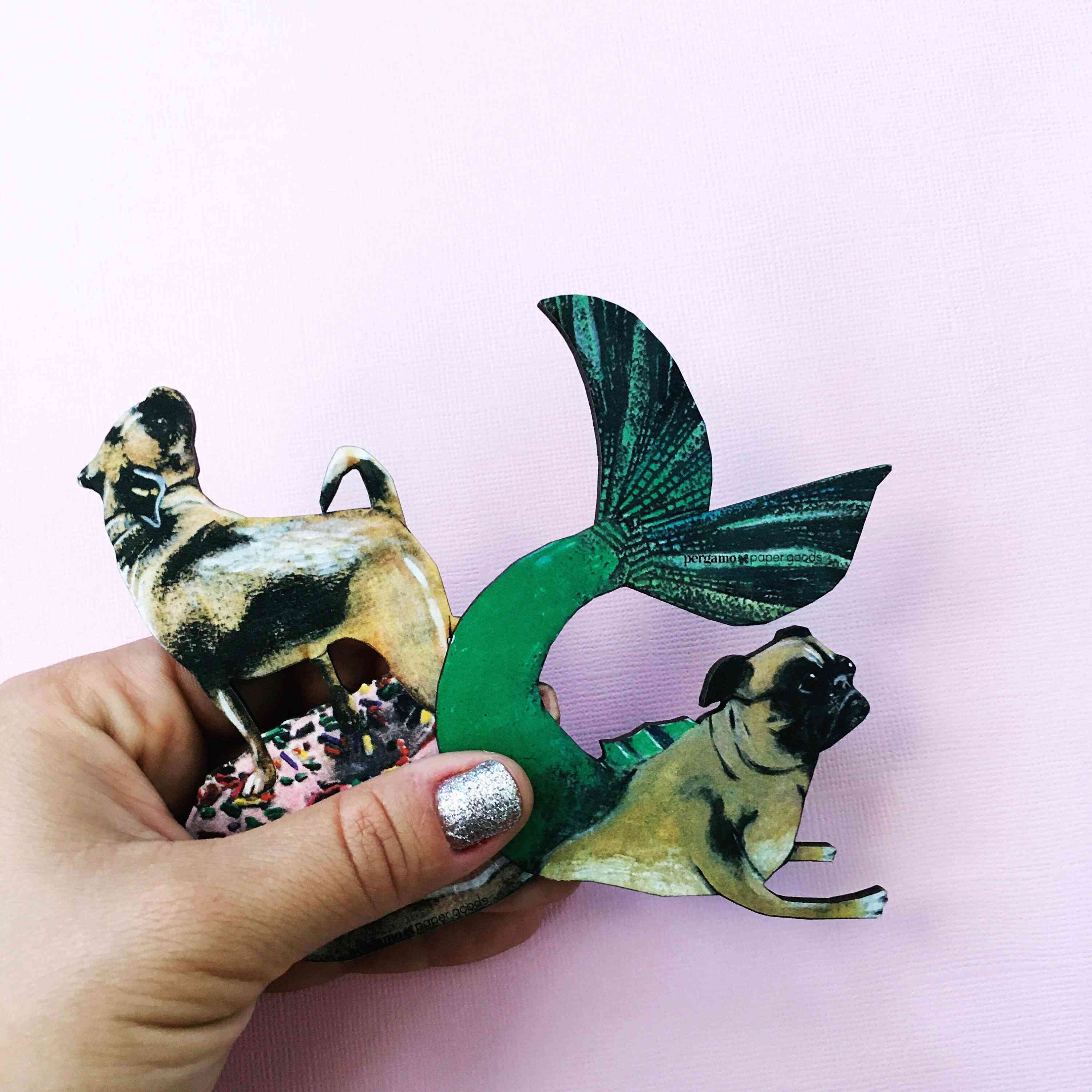 мопс русалка и куче на понички магнити