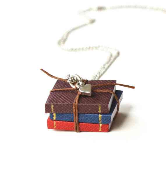 Miniaturowy naszyjnik wisiorek z książką