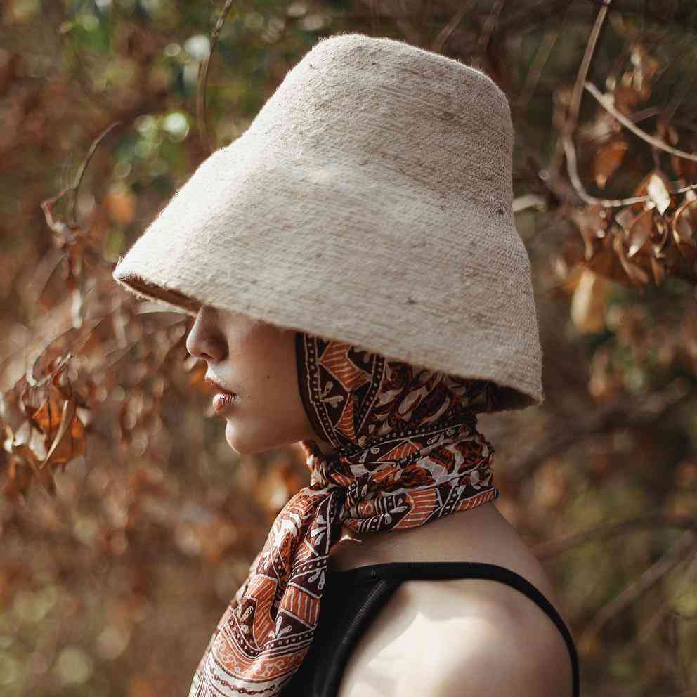 Sombrero de pescador de paja de yute natural