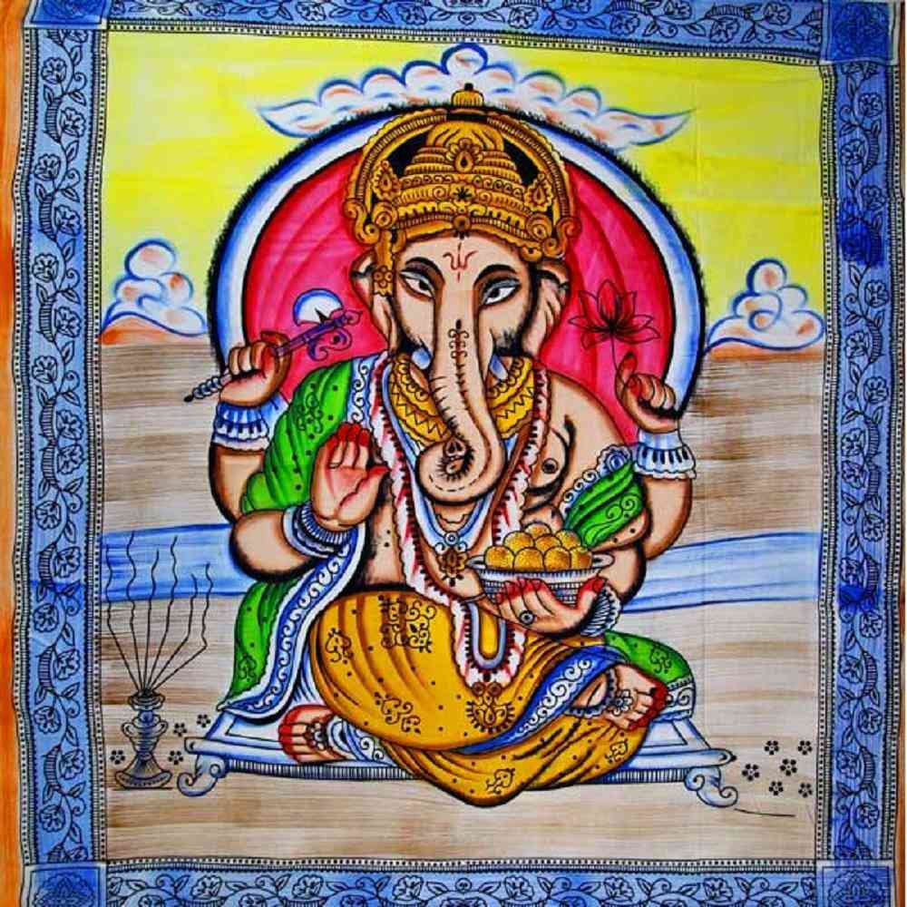 Ganesha drži cvet lotosa v pastelih s tapiserijo z resicami
