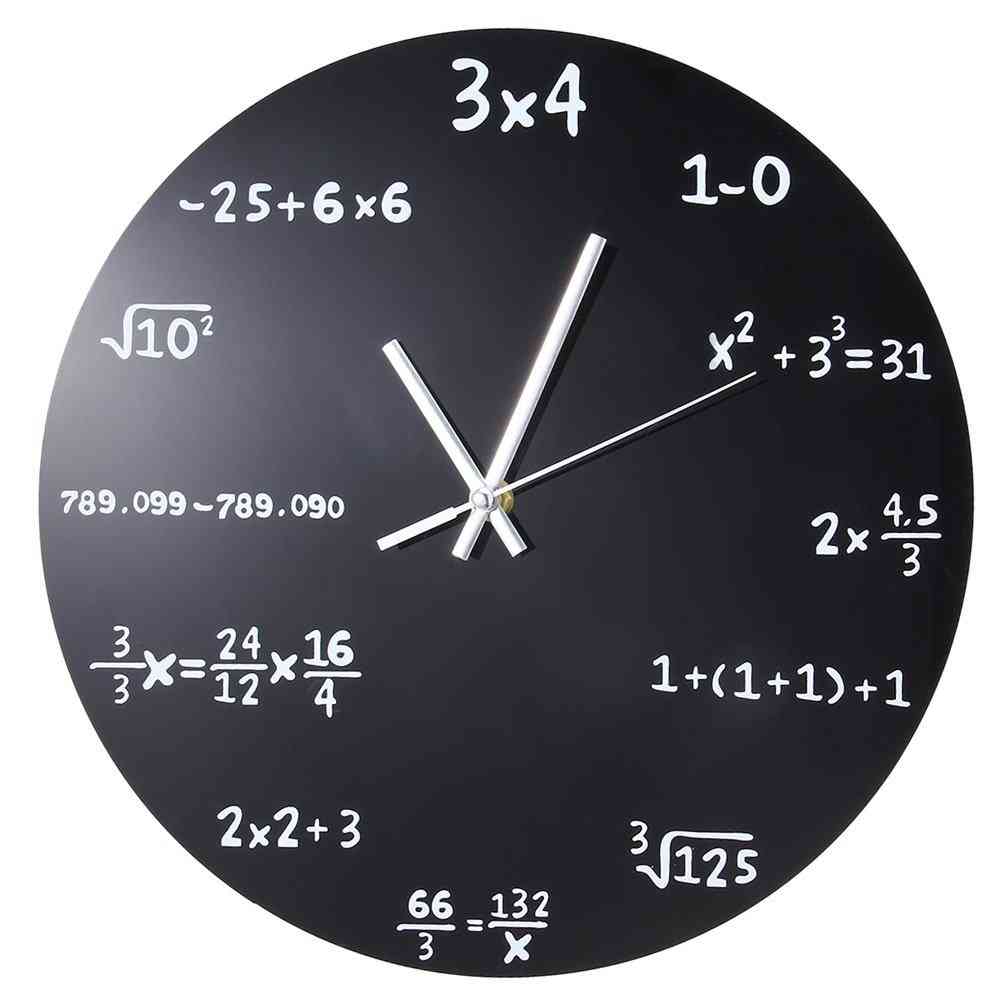 Reloj de preguntas y respuestas de pizarra de matemáticas
