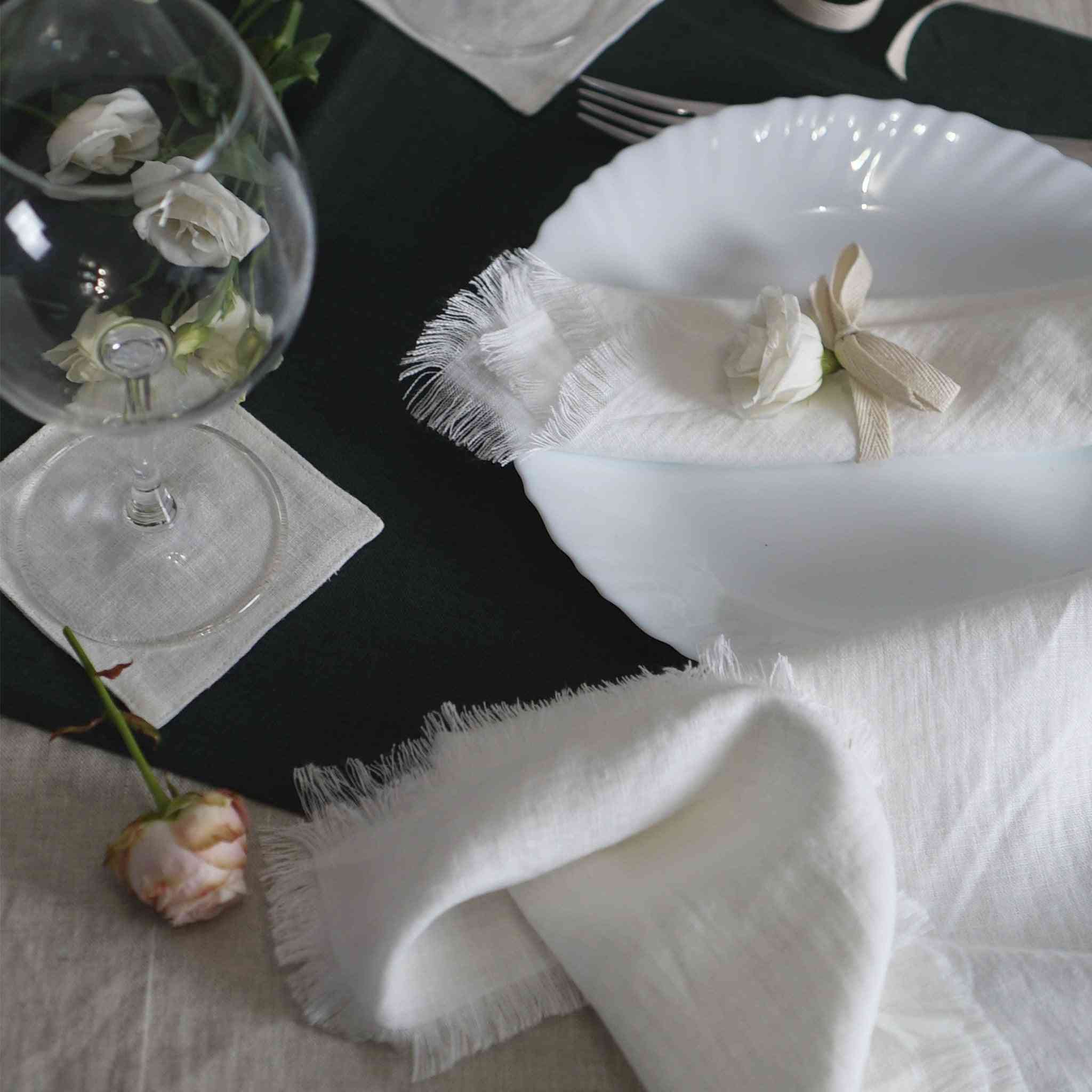 Set Of Linen Napkins With Tassels