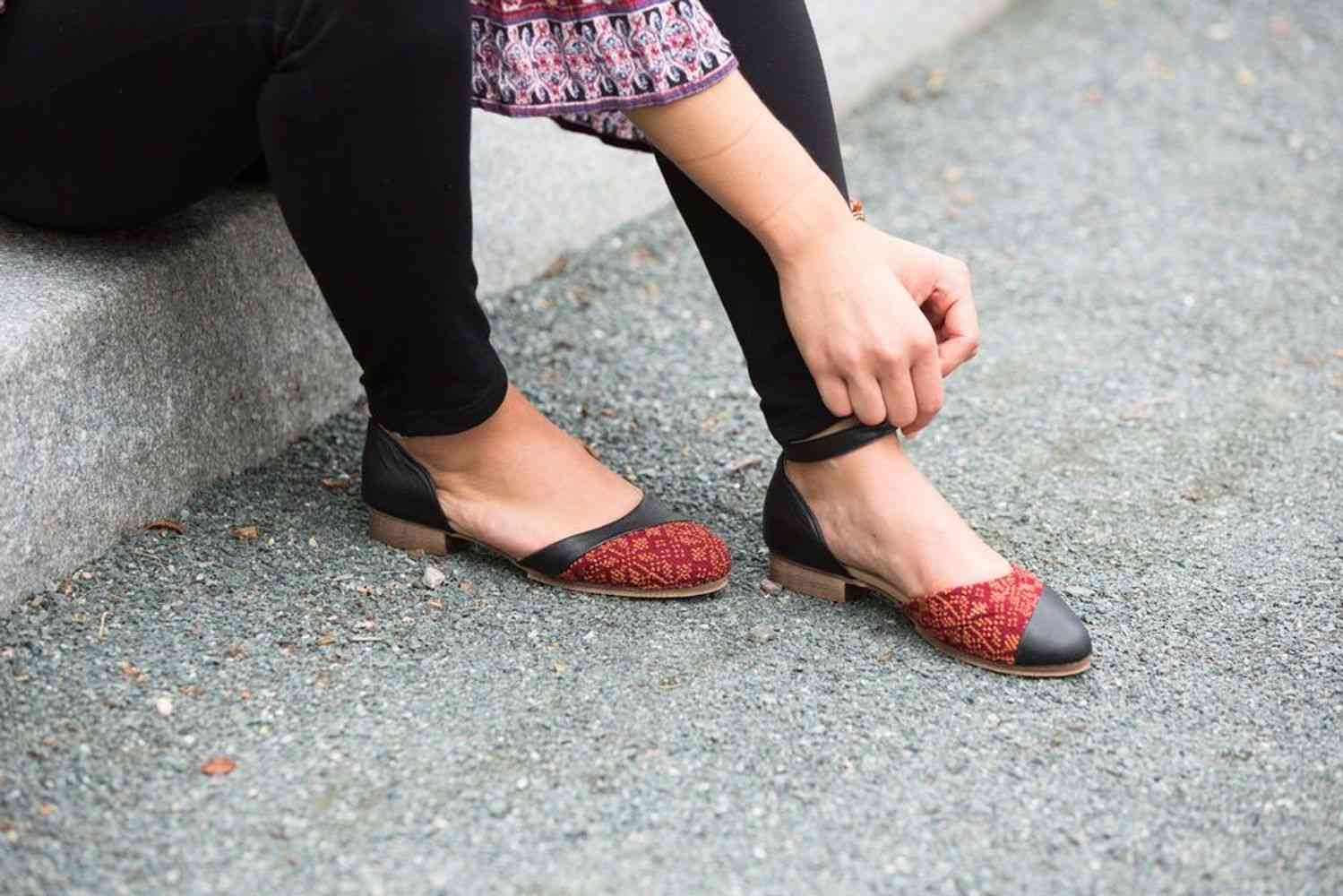 Karanfil haljina cipela - crvena crna