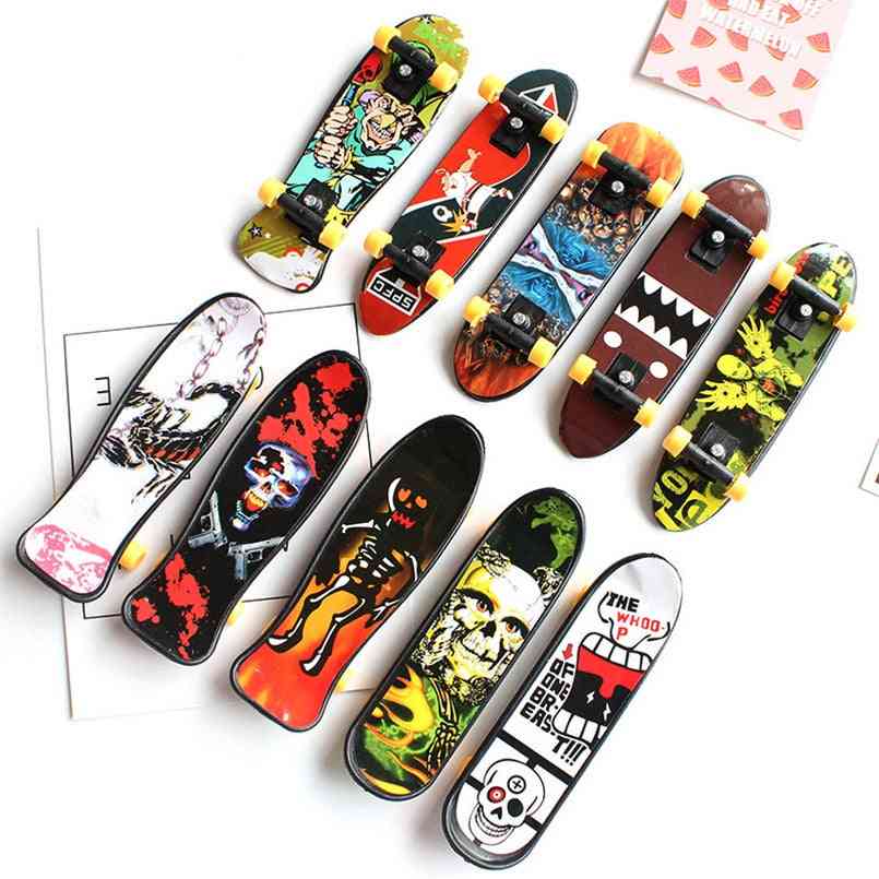Plastic Mini Skate Finger Skateboarding, Novelty Gag For,