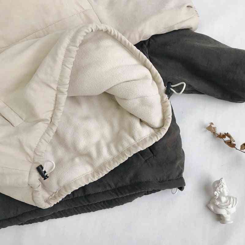 Zimski žamet s kapuco, z dolgimi rokavi in črnim tiskom