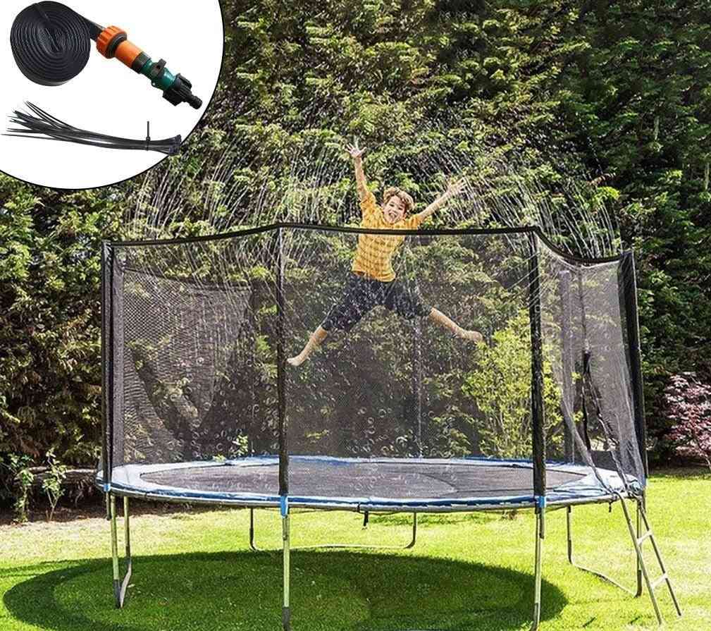 Sommar utomhus- trampolin sprinkler misters, kylsystem, vatten kul för