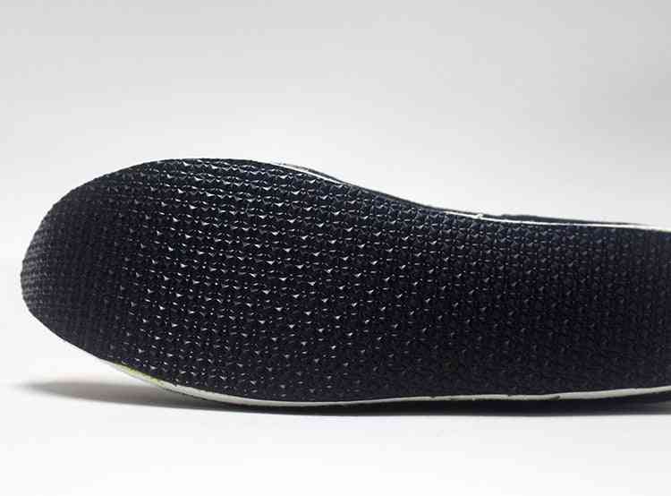 úřední boty s černou nataženou špičkou, oděvní doplňky hanfu