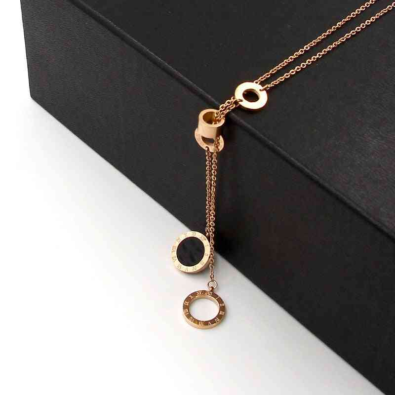 Dámské šperky kulaté kruhy mušle dlouhé náhrdelníky, přívěsek s římskými číslicemi, náhrdelník, střapcový límec