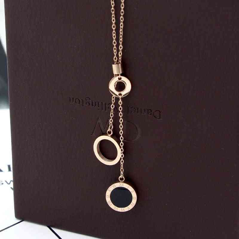 Dámské šperky kulaté kruhy mušle dlouhé náhrdelníky, přívěsek s římskými číslicemi, náhrdelník, střapcový límec