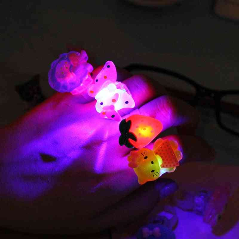 Světelné prsteny, blesky, LED kreslená světla, záře ve tmě pro děti, děti, hraní v noci
