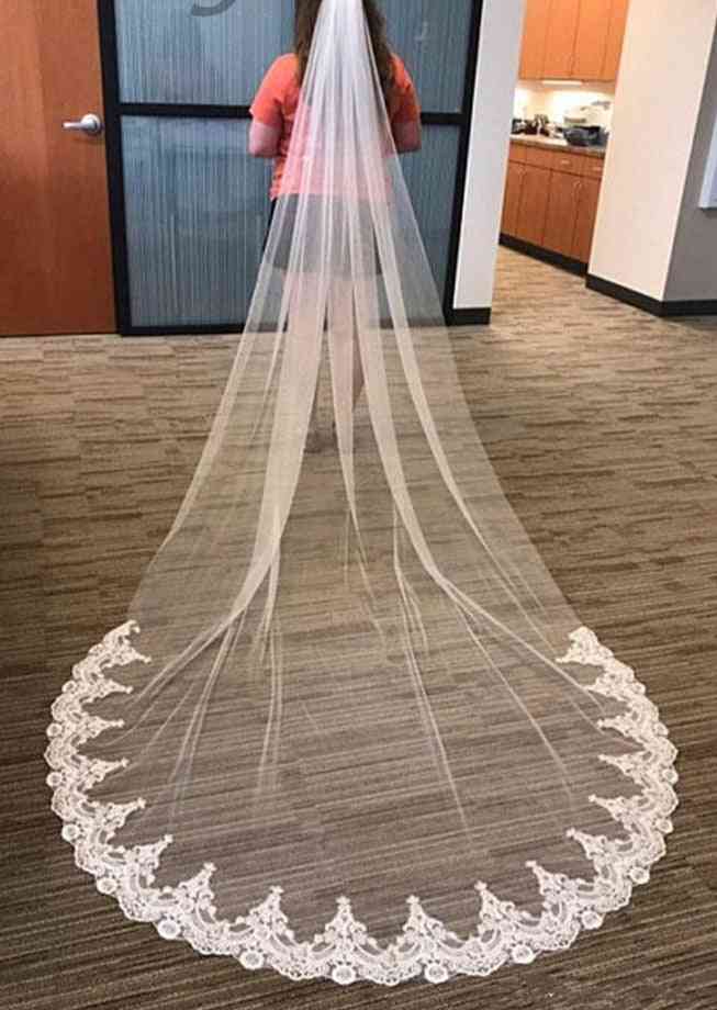 One Layer Lace Bridal Accessories Veil With Comb