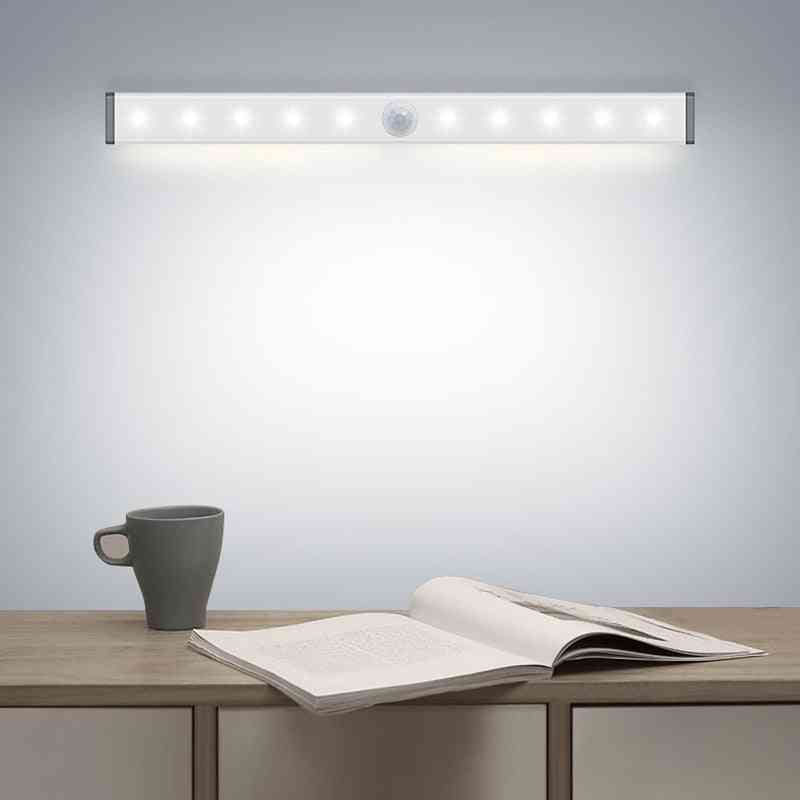 LED longue bande sous la lumière de l'armoire lumières de placard magnétiques lampe de placard de capteur de mouvement pour la garde-robe de cuisine