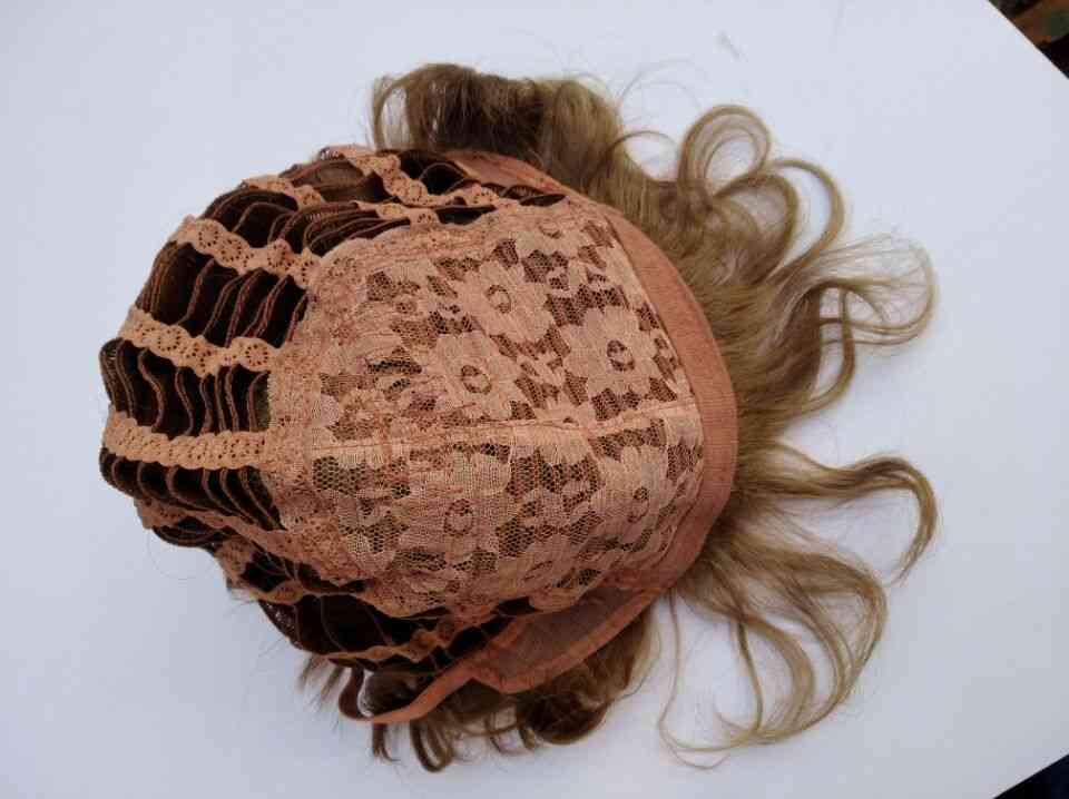 Kort brun lockigt värmebeständigt hår peruker