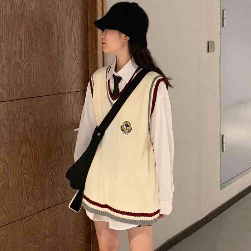 Kvinnor tröja väst höst koreansk jk broderi college stil kvinna tröjor