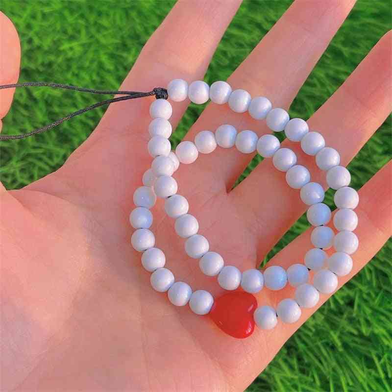 Enkle og romantiske hvide runde perler rød kærlighed hjerteformet