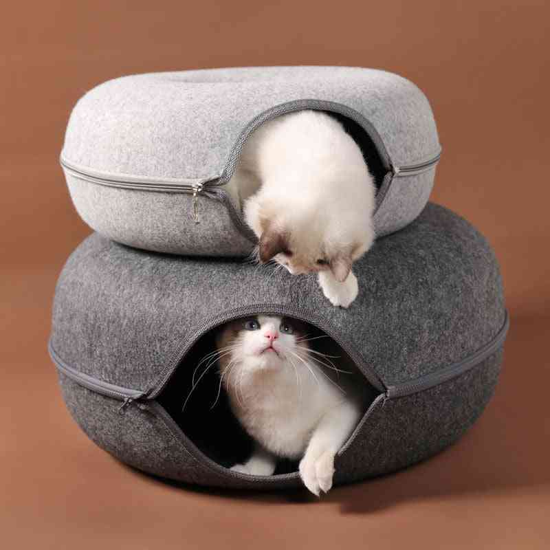 Kissojen talo kori-hauska pyöreä tunneli tyynymatolla