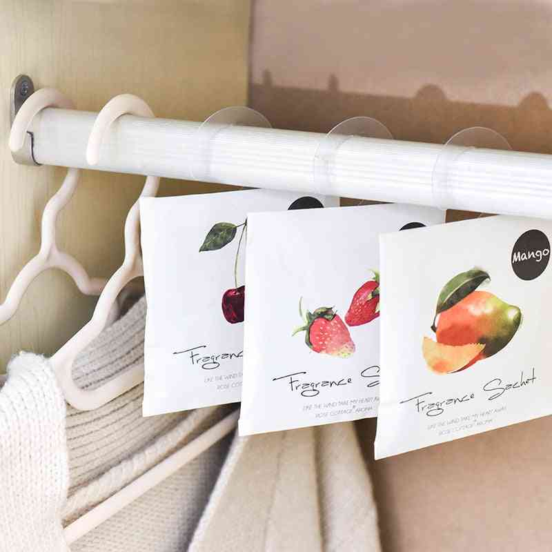 Liten fruktpose - garderobepose med duft av frisk frukt